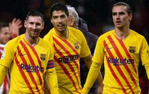 Wenger believes Barcelona will sign another striker