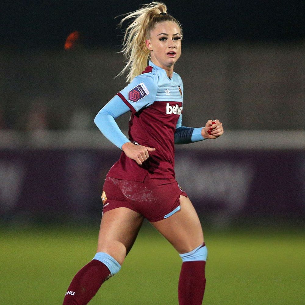 Alisha Lehmann Playing for West Ham