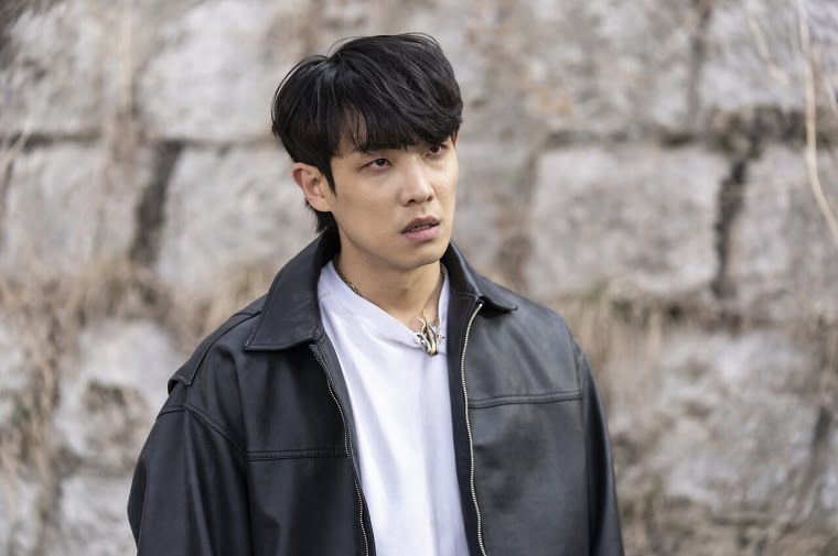 Lee Joon in Episode 3 of Escape of 7