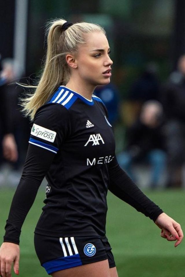 Ana Markovic playing a match for her club