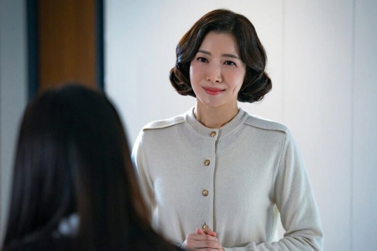 Yoon Se Ah Stills Have Been Released From The Upcoming K-drama "Perfect Family"